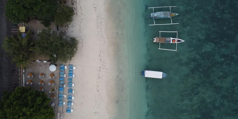 Lay Day Gili T image 4